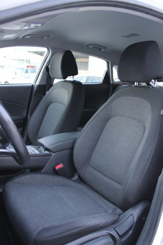 HYUNDAI Kona 100kW EV Maxx