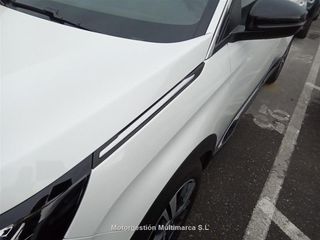 PEUGEOT 5008 1.5 BlueHDi 96kW (130CV) S&S Allure