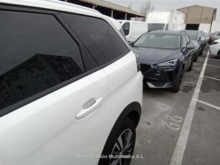 PEUGEOT 5008 1.5 BlueHDi 96kW (130CV) S&S Allure