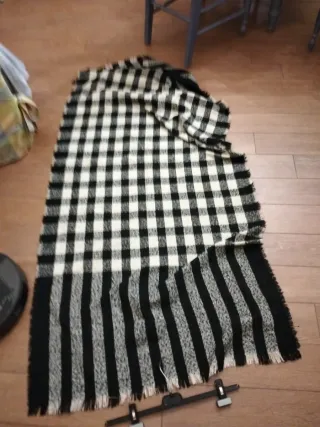 Sciarpone a quadri bianconero