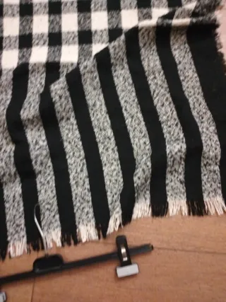 Sciarpone a quadri bianconero