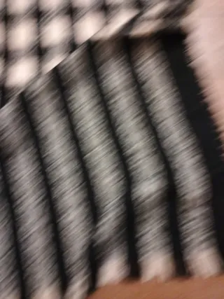 Sciarpone a quadri bianconero