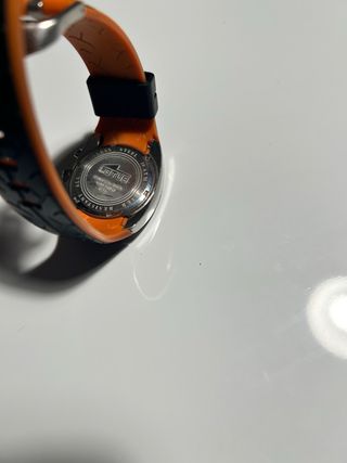 Reloj Lotus Negro y Naranja