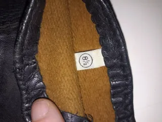 Guantes de piel negros