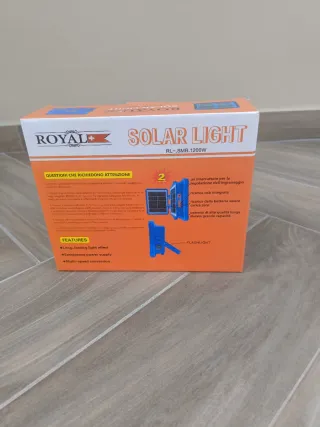 Faro LED Solare Portatile 1200W