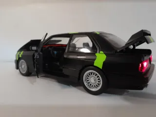 BMW E30 M3 Escala 1/18