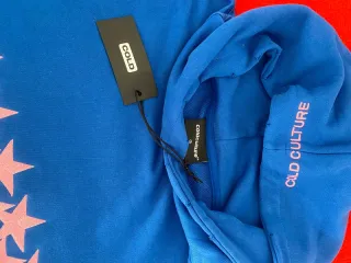 Sudadera Cold Culture Estrellas Azul Rosa
