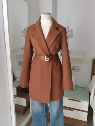 Abrigo ligero tela elástica marron caldera terra