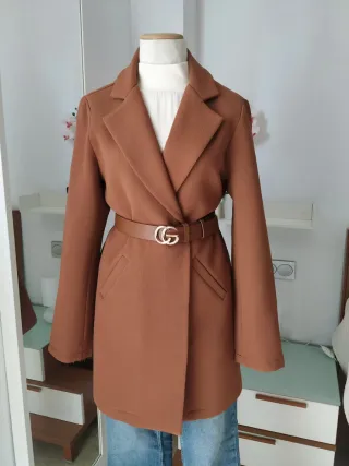 Abrigo ligero tela elástica marron caldera terra