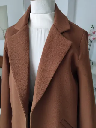 Abrigo ligero tela elástica marron caldera terra