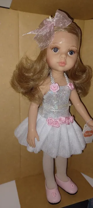 Muñeca Paola Reina Vestido Brillante
