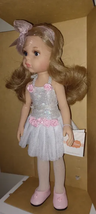 Muñeca Paola Reina Vestido Brillante