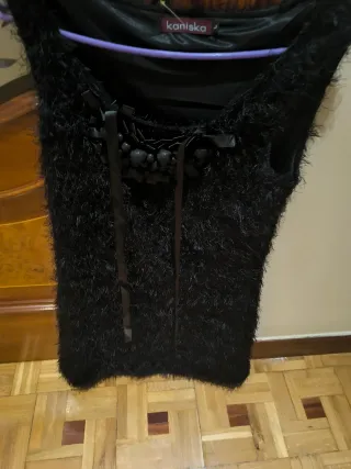 Vestido negro Kaniska con pedrería