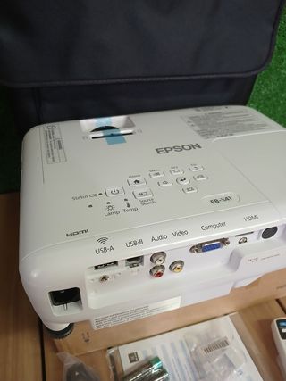 Proyector Epson blanco EB-X41