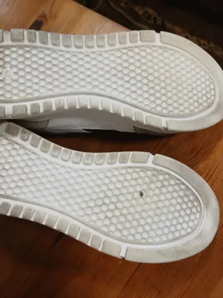 Zapatillas BOSS grises y blancas