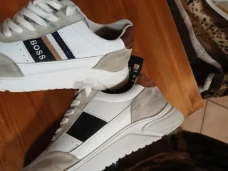 Zapatillas BOSS grises y blancas