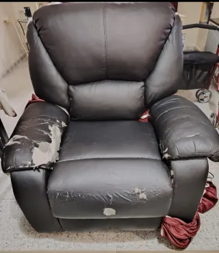 Sillón Masajeador Tela Negro/Rojo