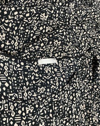 Vestido estampado negro y beige