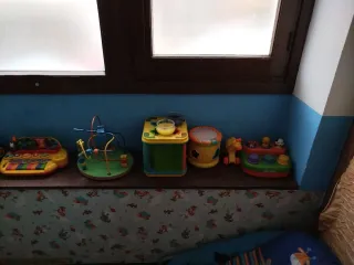 Mueble organizador con juguetes