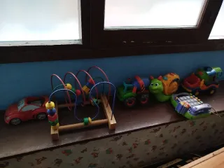 Mueble organizador con juguetes