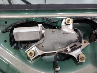 PORTON TRASERO MITSUBISHI MONTERO (V20/V40)