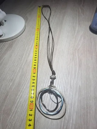 Collar largo diseño geométrico bronce