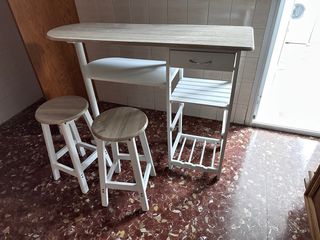 Conjunto barra con 2 taburetes