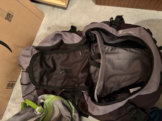 Mochila 70L Marrón y Gris