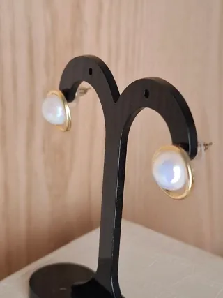 Pendientes aro y Perla Blanca nacarada , Zamak Oro