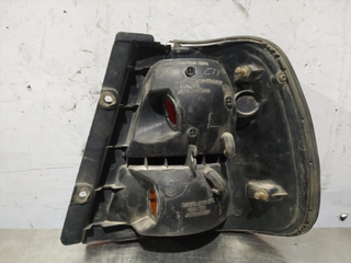 PILOTO TRASERO IZQUIERDO SUZUKI SWIFT BERLINA (SF