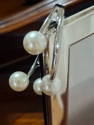 Pulsera Acero Plata Perlas Blancas. Ajustable