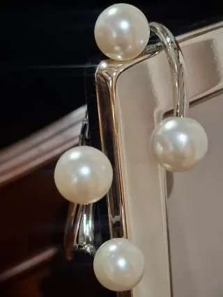 Pulsera Acero Plata Perlas Blancas. Ajustable