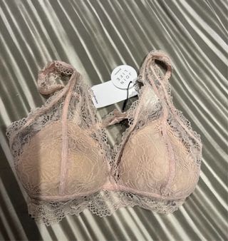 Bralette encaje rosa Stradivarius talla L