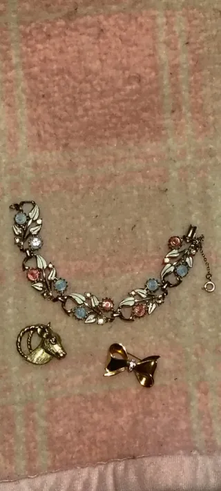 Bracciale e spille vintage