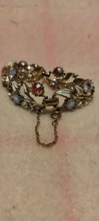Bracciale e spille vintage