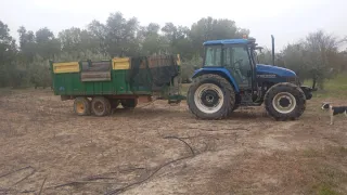 Tractor New Holland TS100
