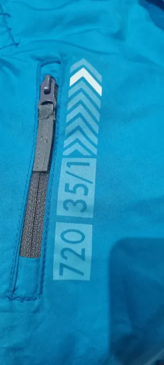 Tuta da neve azzurra taglia 4 anni