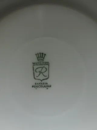 Sopera vintage de porcelana y cafetera