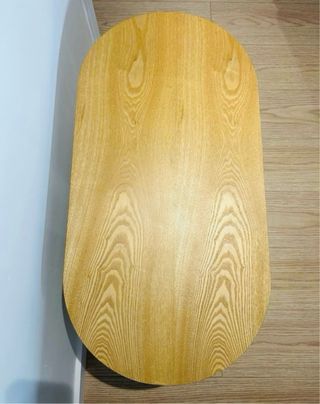 Mesa auxiliar y 2 taburetes