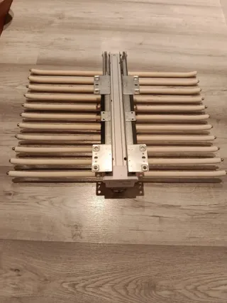 Dos percheros extraíbles armario beige