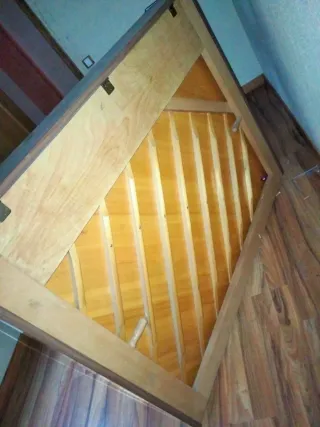 Piano de pared Petrof madera caoba