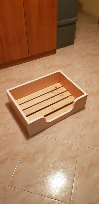 Cama para mascota de madera