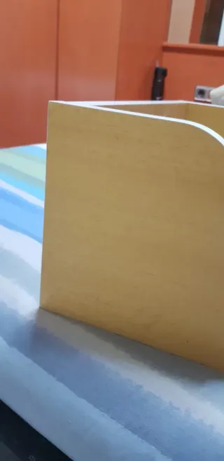 Cama para mascota de madera