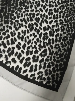 Pañuelo estampado leopardo