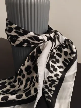 Pañuelo estampado leopardo