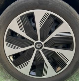 Tapacubos y llanta Renault Izq. Trasero