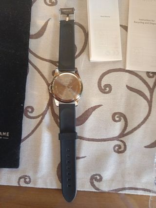 Reloj Oriflame Negro y Plateado sin estrenar