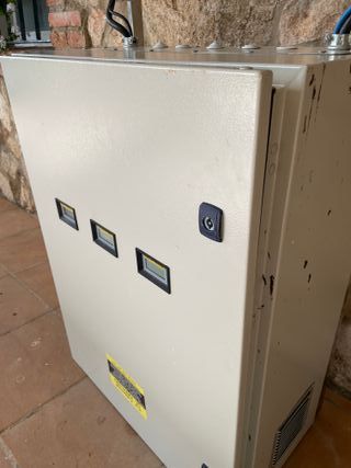 Sistema solar aislado completo 1500W + baterías