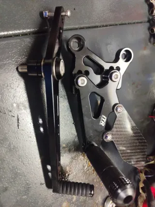 Estriberas Racing Yamaha R6 Multiregulables