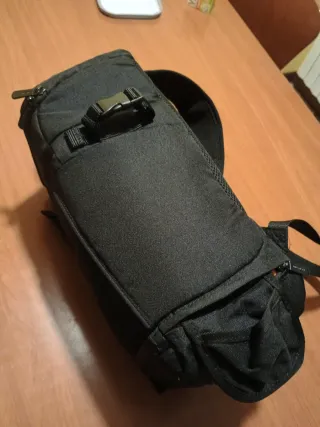 Zaino monospalla nero per fotocamera